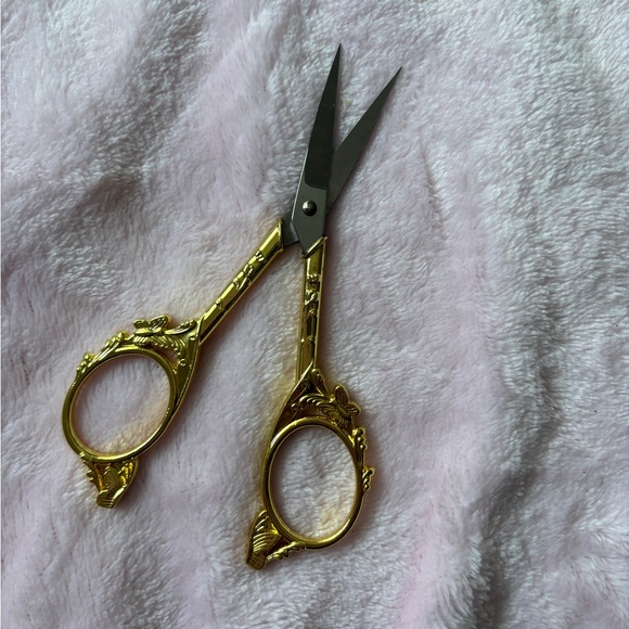 Scissors - Picture 2 of 5
